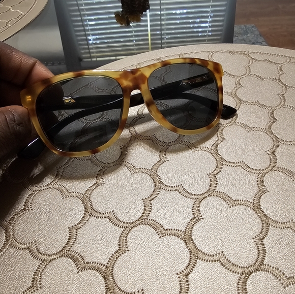 Gucci sunglasses - Picture 3 of 6